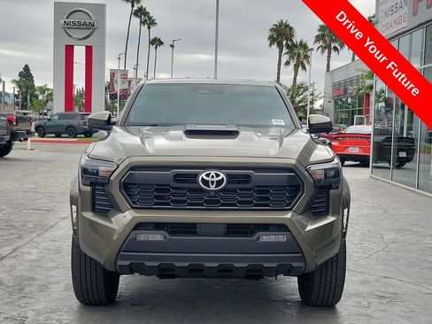 Used 2024 Toyota Tacoma TRD Sport w/ TRD Sport Premium Package AWD/4WD image 34