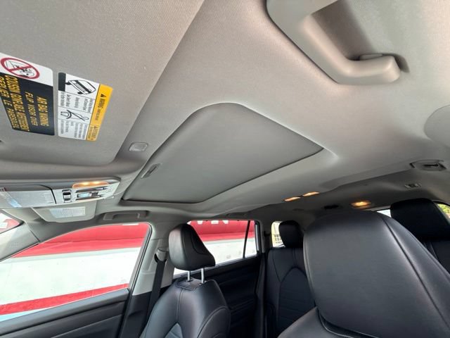 Used 2023 Toyota Highlander XLE FWD image 15