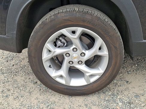 Used 2025 Chevrolet Trax LS w/ LS Convenience Package FWD image 34