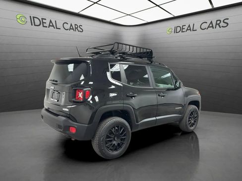Used 2017 Jeep Renegade Latitude AWD/4WD image 5