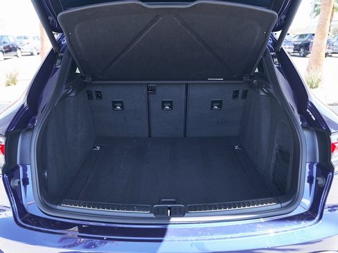 Used 2024 Porsche Macan image 26