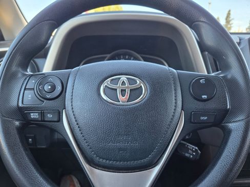 Used 2013 Toyota RAV4 LE AWD/4WD image 18