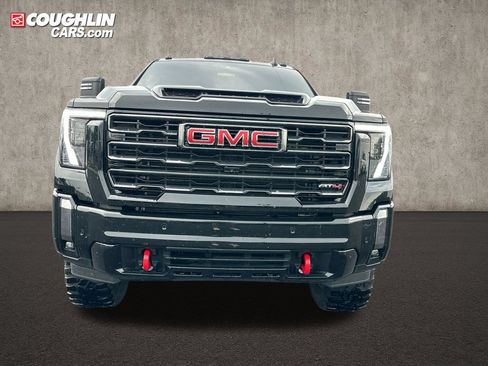 Used 2024 GMC Sierra 2500 AT4 w/ Technology Package AWD/4WD image 2