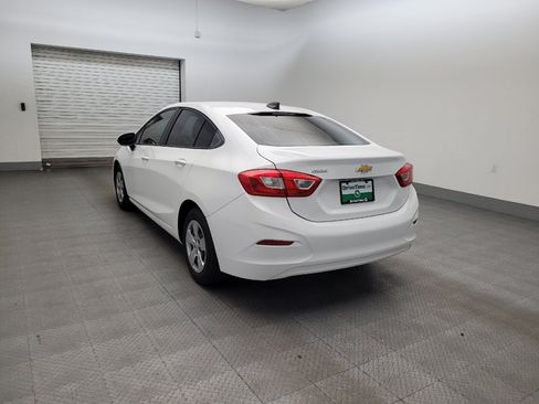 Used 2017 Chevrolet Cruze LS FWD image 5