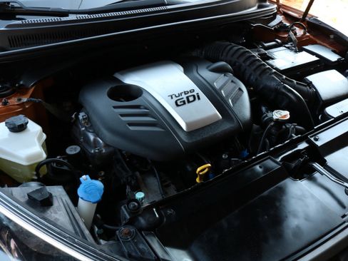 Used 2016 Hyundai Veloster Turbo image 45