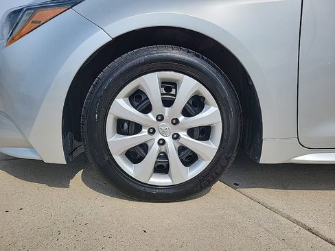 Used 2024 Toyota Corolla LE FWD image 9