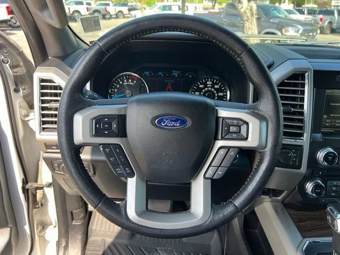 Used 2015 Ford F150 Lariat w/ Equipment Group 502A Luxury AWD/4WD image 31