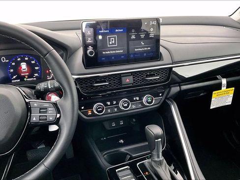 Certified 2025 Acura ADX Base image 8