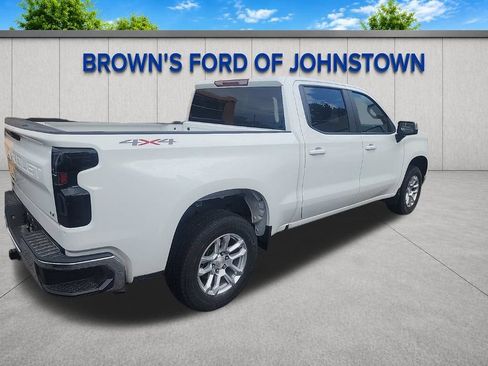 Used 2022 Chevrolet Silverado 1500 LT AWD/4WD image 7