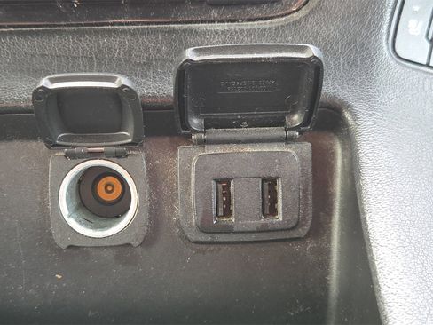 Used 2019 GMC Yukon XL SLT image 31