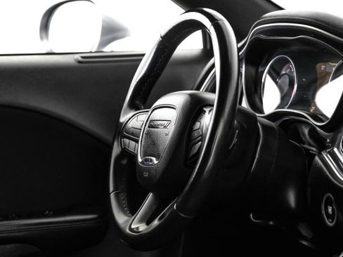 Used 2017 Dodge Challenger R/T image 8