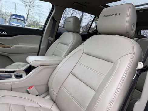 Used 2019 GMC Acadia Denali w/ Technology Package AWD/4WD image 16