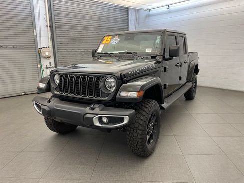 Certified 2025 Jeep Gladiator Mojave AWD/4WD image 7