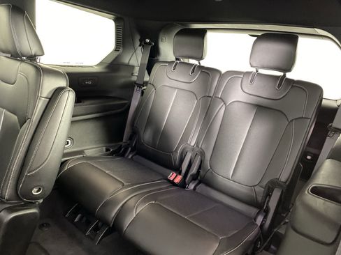 Used 2024 Jeep Grand Cherokee L Limited w/ Luxury Tech Group II AWD/4WD image 35