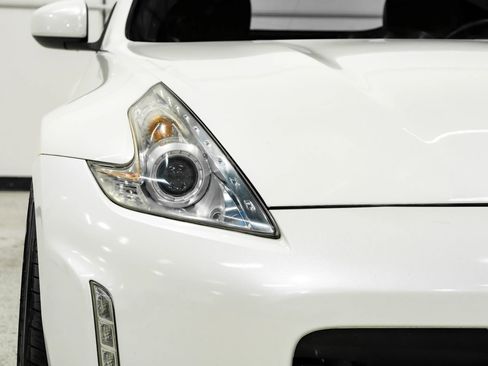 Used 2013 Nissan 370Z Touring image 41