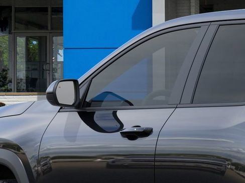 New 2026 Chevrolet Equinox LT w/ Convenience Package II FWD image 12