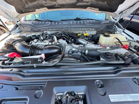 Used 2017 Ford F250 XLT w/ XLT Premium Package AWD/4WD image 24