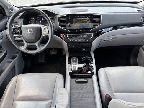 Used 2019 Honda Pilot Touring image 16