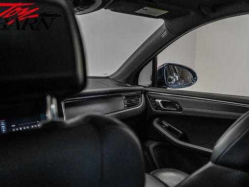 Used 2023 Porsche Macan GTS image 45