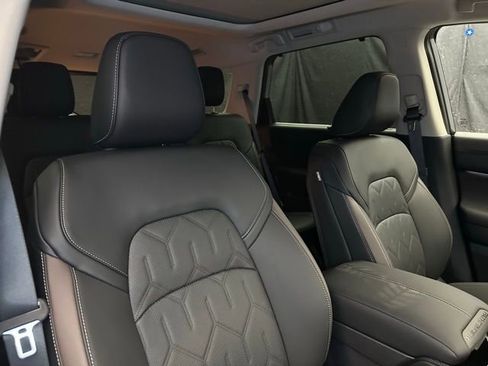 New 2026 Nissan Pathfinder Platinum AWD/4WD image 15