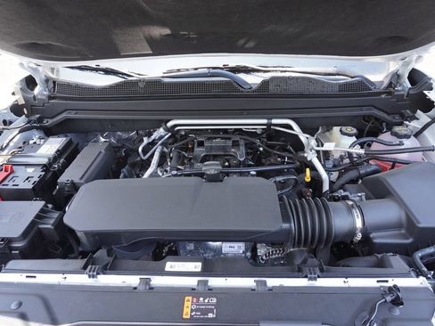 New 2026 GMC Canyon Elevation w/ Convenience Package RWD image 9
