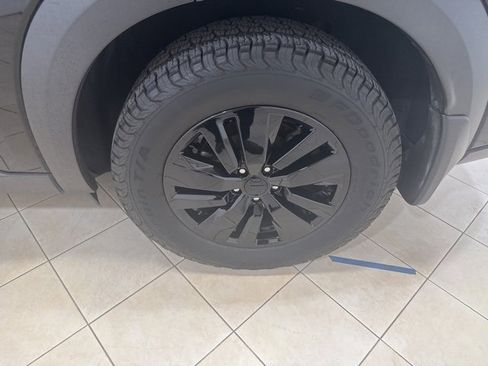 Used 2022 Nissan Pathfinder SL w/ SL Black Package image 32