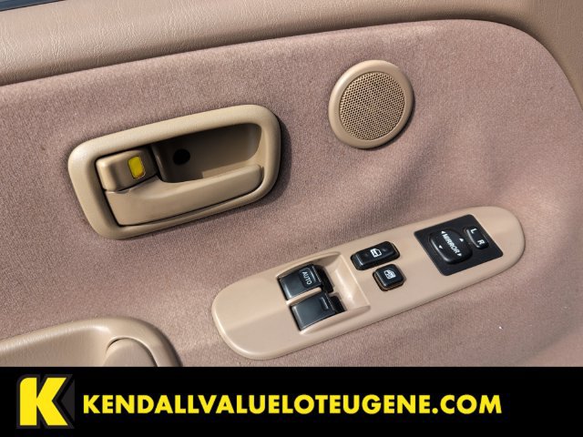 Used 2001 Toyota Tundra SR5 w/ Convenience Pkg RWD image 10