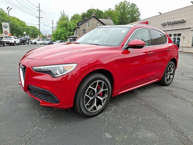 Used 2021 Alfa Romeo Stelvio Ti w/ Active Assist 2 Package TI AWD/4WD image 3