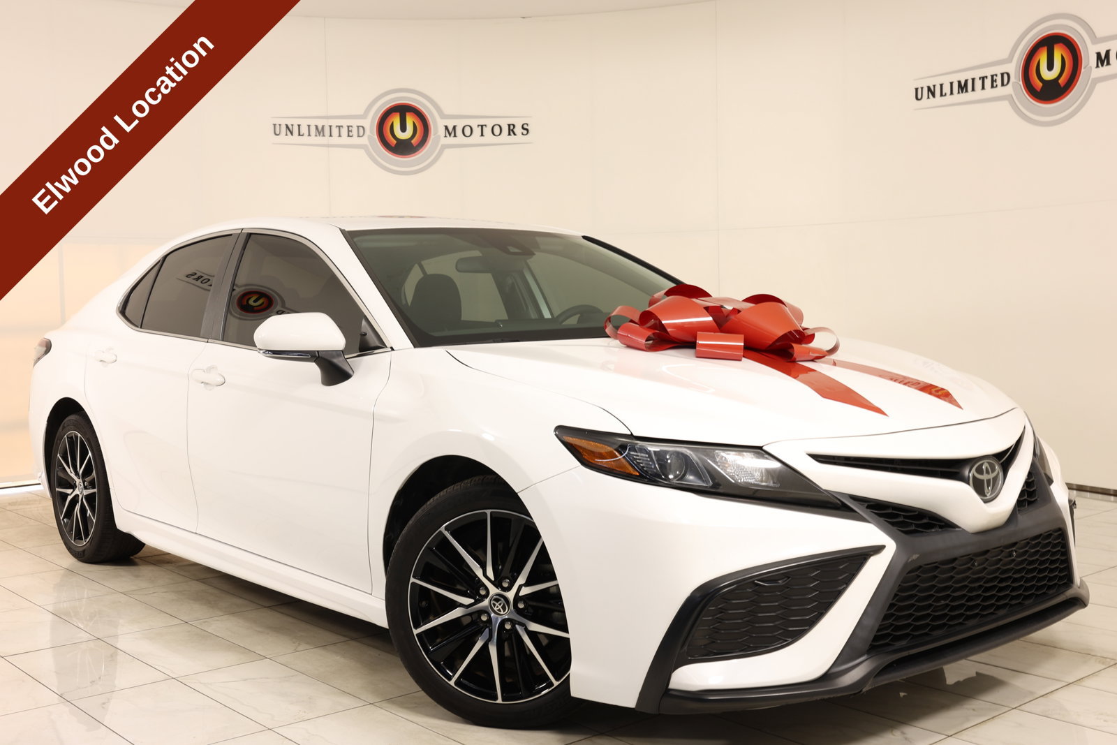 Used 2023 Toyota Camry SE FWD image 1