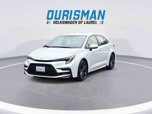 Used 2026 Toyota Corolla SE FWD image 4
