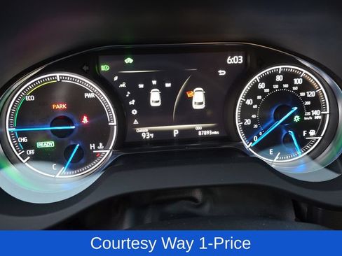 Used 2022 Toyota Venza XLE AWD/4WD image 13