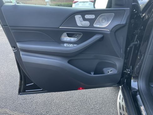 New 2026 Mercedes-Benz GLS 450 4MATIC image 17