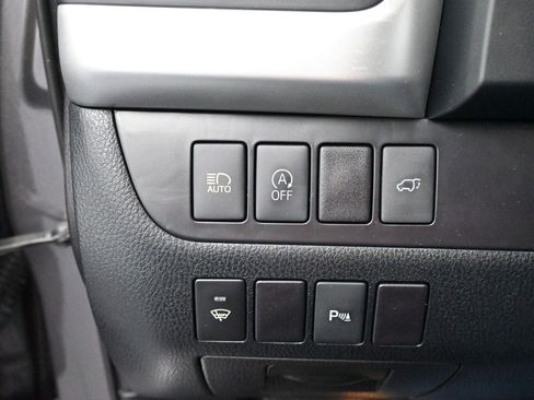 Used 2019 Toyota Highlander Limited AWD/4WD image 22
