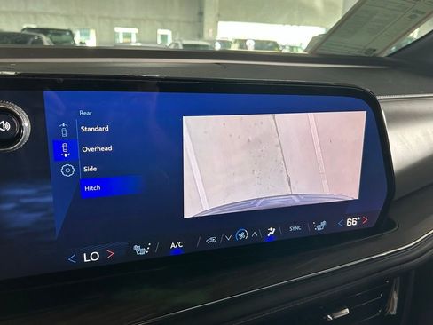 Used 2025 Chevrolet Suburban LT image 20