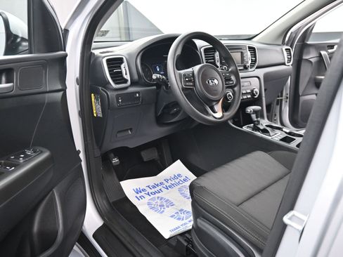 Used 2019 Kia Sportage LX AWD/4WD image 9