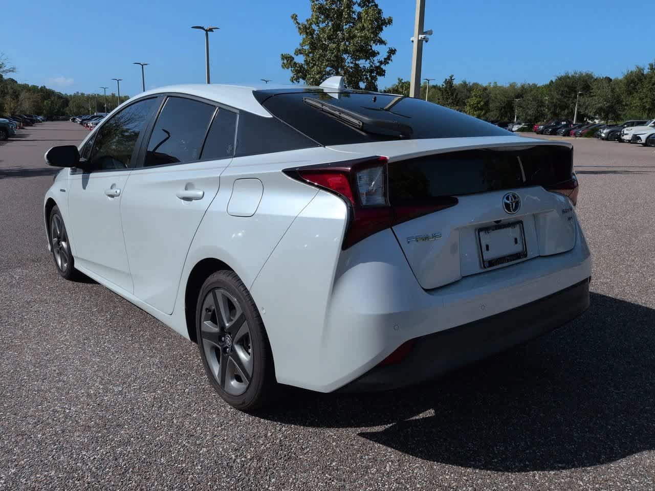 Certified 2021 Toyota Prius XLE FWD image 4