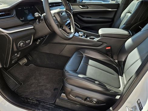 New 2026 Jeep Grand Cherokee Limited w/ Limited Altitude Package image 17