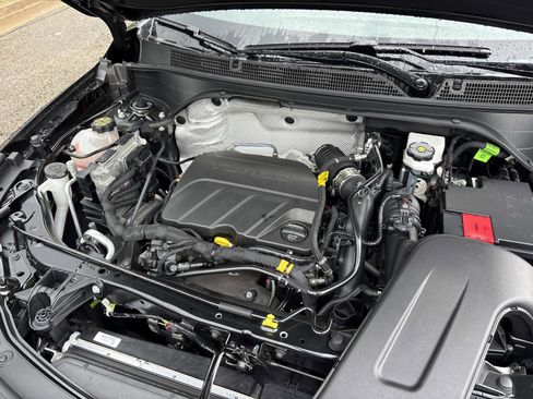 Certified 2025 Buick Envista Sport Touring w/ Convenience II Package FWD image 36