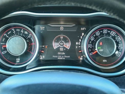 Used 2015 Dodge Challenger R/T Plus image 34