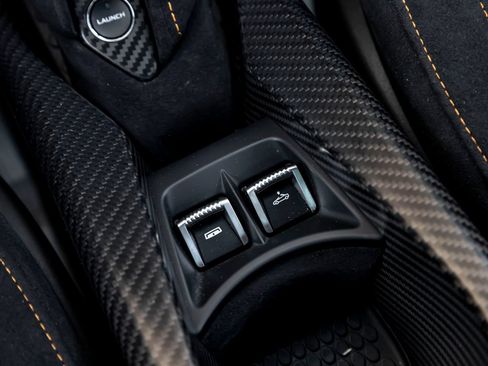 Used 2022 McLaren 765LT RWD image 31