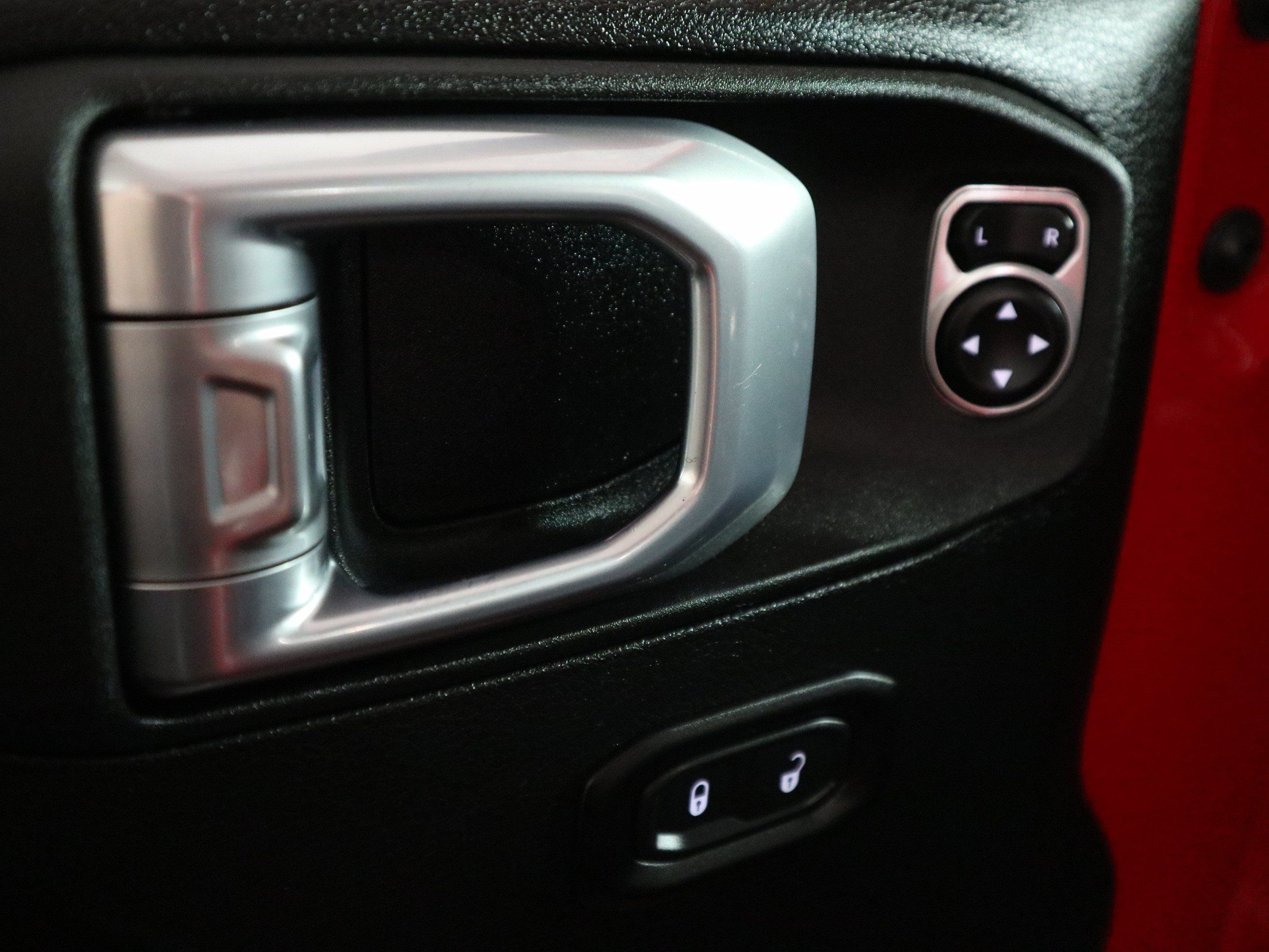 Used 2021 Jeep Gladiator Rubicon AWD/4WD image 34