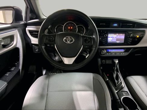 Used 2016 Toyota Corolla LE FWD image 6