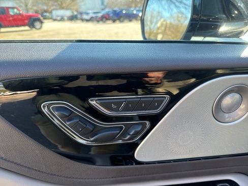 Used 2020 Lincoln Aviator Reserve w/ Equipment Group 202A image 11