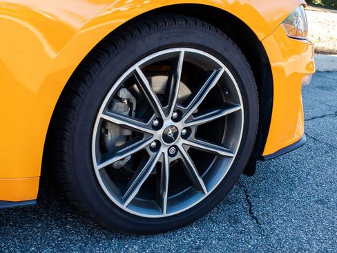 Used 2019 Ford Mustang Coupe image 8