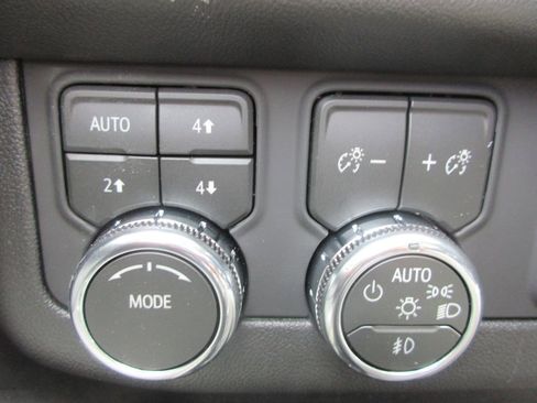 New 2026 GMC Yukon XL Elevation w/ Elevation Premium Package AWD/4WD image 17
