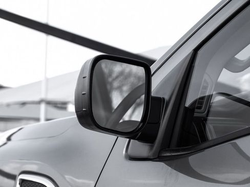 Used 2019 Nissan Titan S w/ S Utility Package image 39