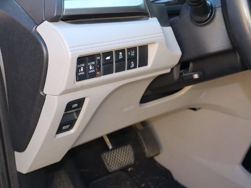 Used 2019 Honda Odyssey EX-L image 24