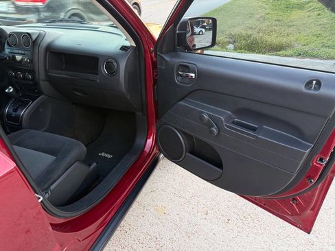 Used 2017 Jeep Patriot Sport image 23