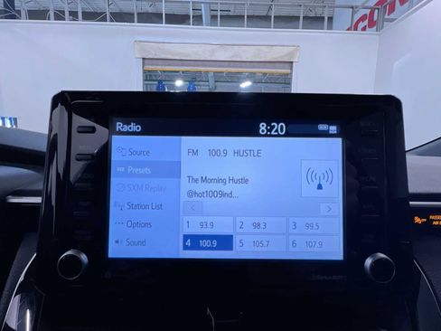 Used 2022 Toyota Corolla SE w/ Carpet Mat Package (TMS) FWD image 26