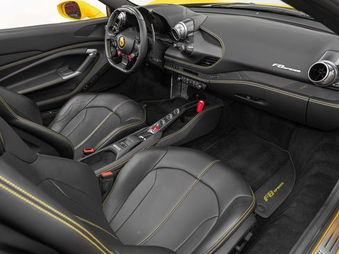 Certified 2021 Ferrari F8 Tributo RWD image 29